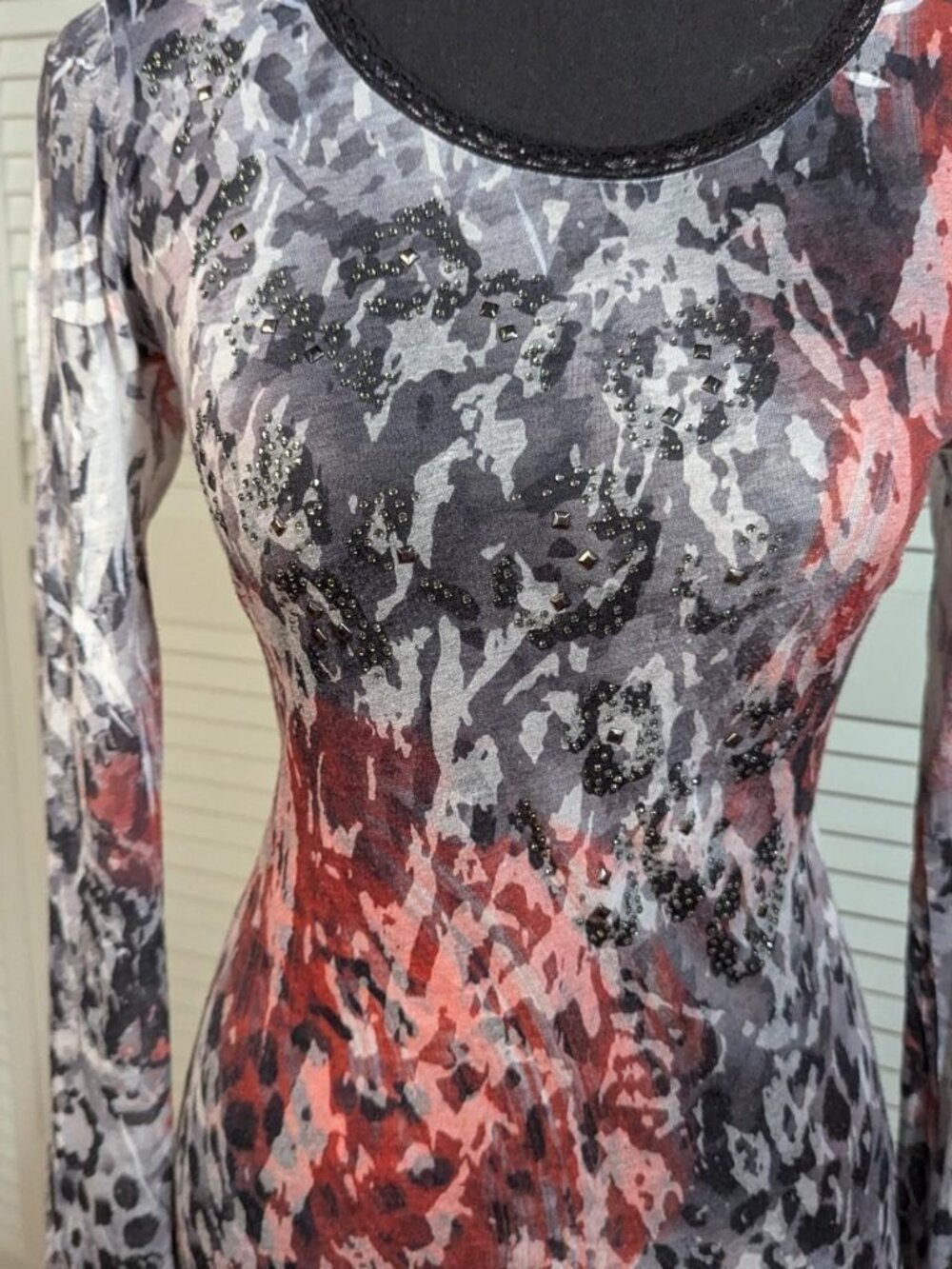 Black and red leopard print lace long sleeve - Picture 2 of 8